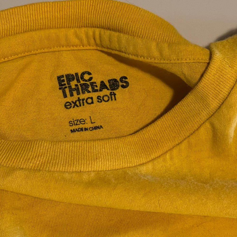 Kids Epic Threads extra soft yellow tshirt, L